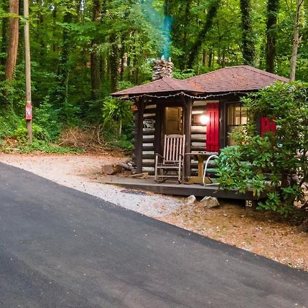 אשוויל Log Cabin Motor Court מראה חיצוני תמונה