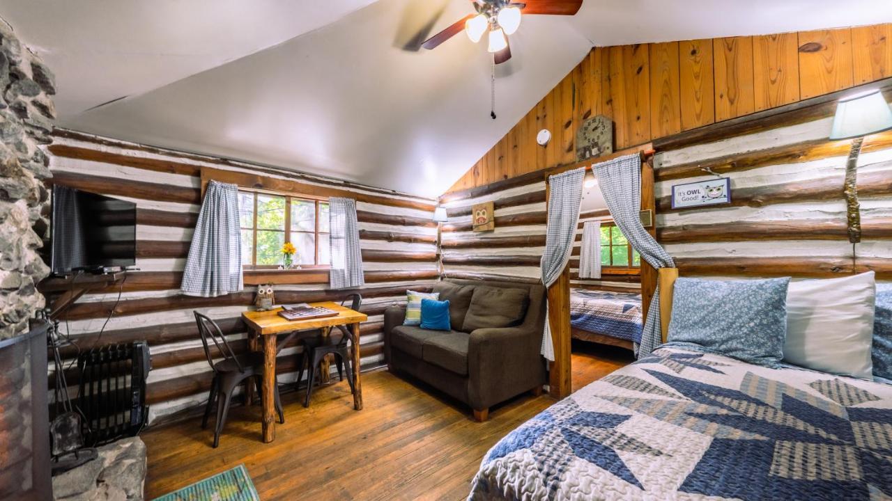 אשוויל Log Cabin Motor Court מראה חיצוני תמונה